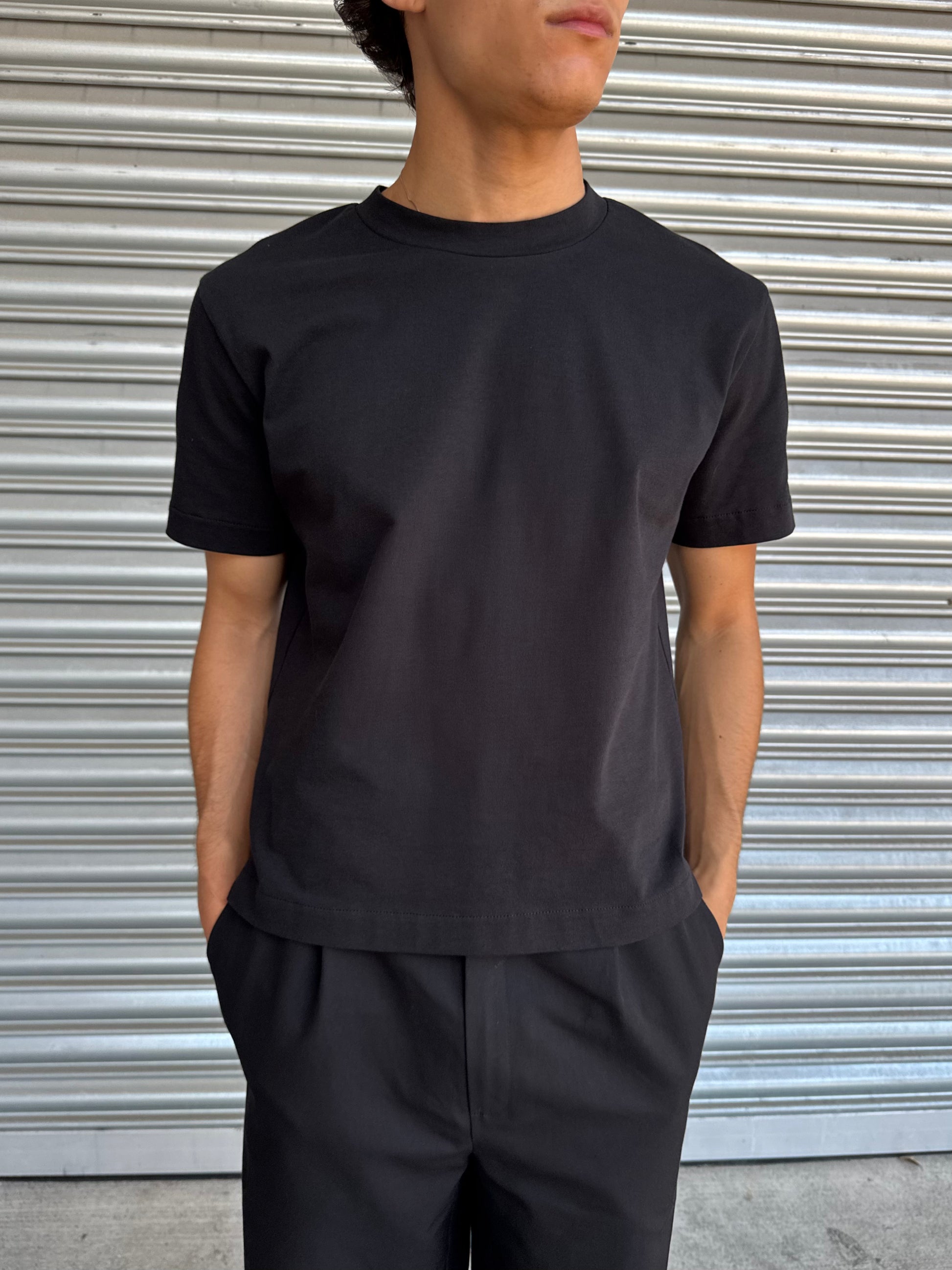 Curved T-shirt Black